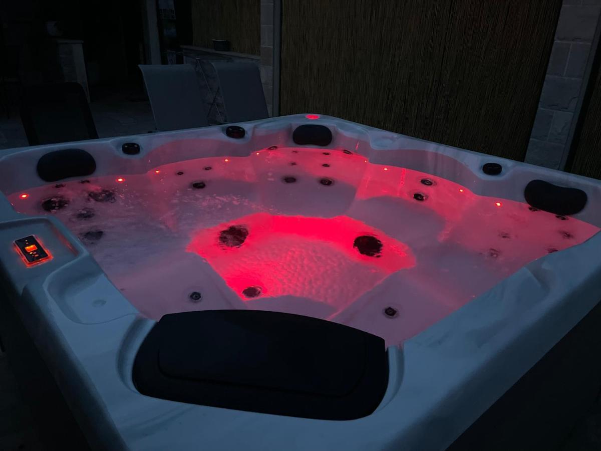 Vacation House Marin With Jacuzzi - Bol, Brac 外观 照片