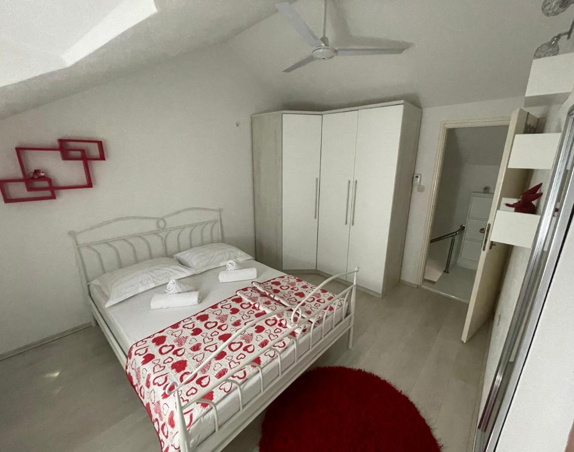 Vacation House Marin With Jacuzzi - Bol, Brac 外观 照片