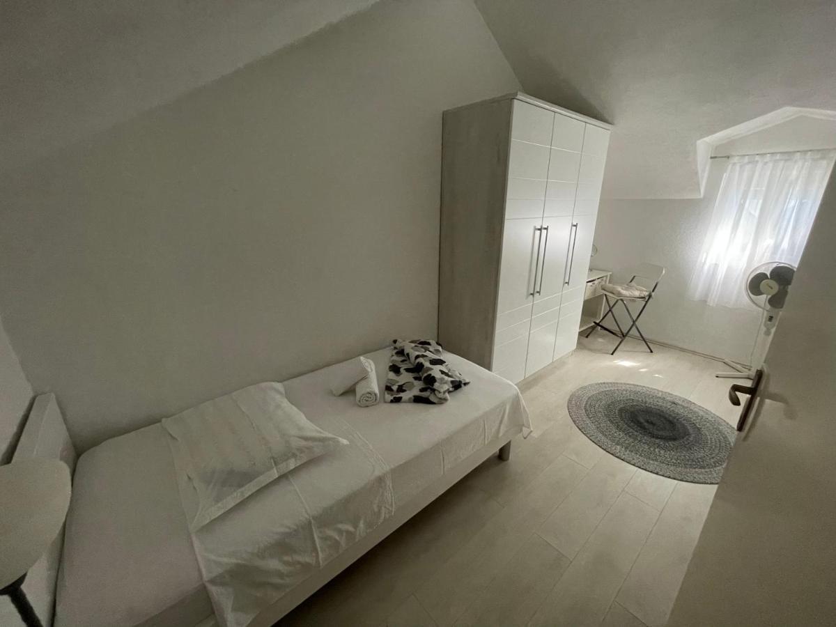 Vacation House Marin With Jacuzzi - Bol, Brac 外观 照片