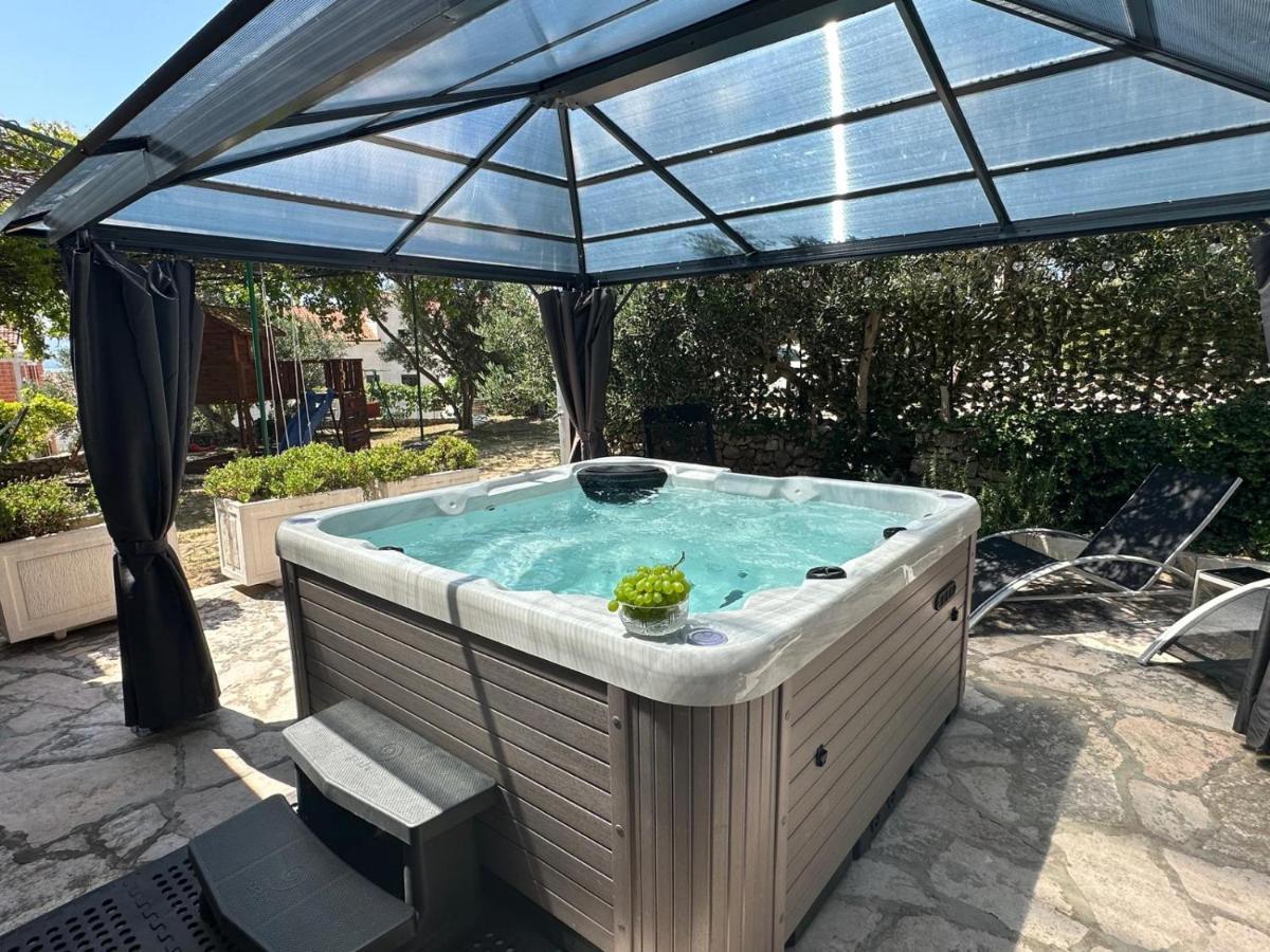 Vacation House Marin With Jacuzzi - Bol, Brac 外观 照片