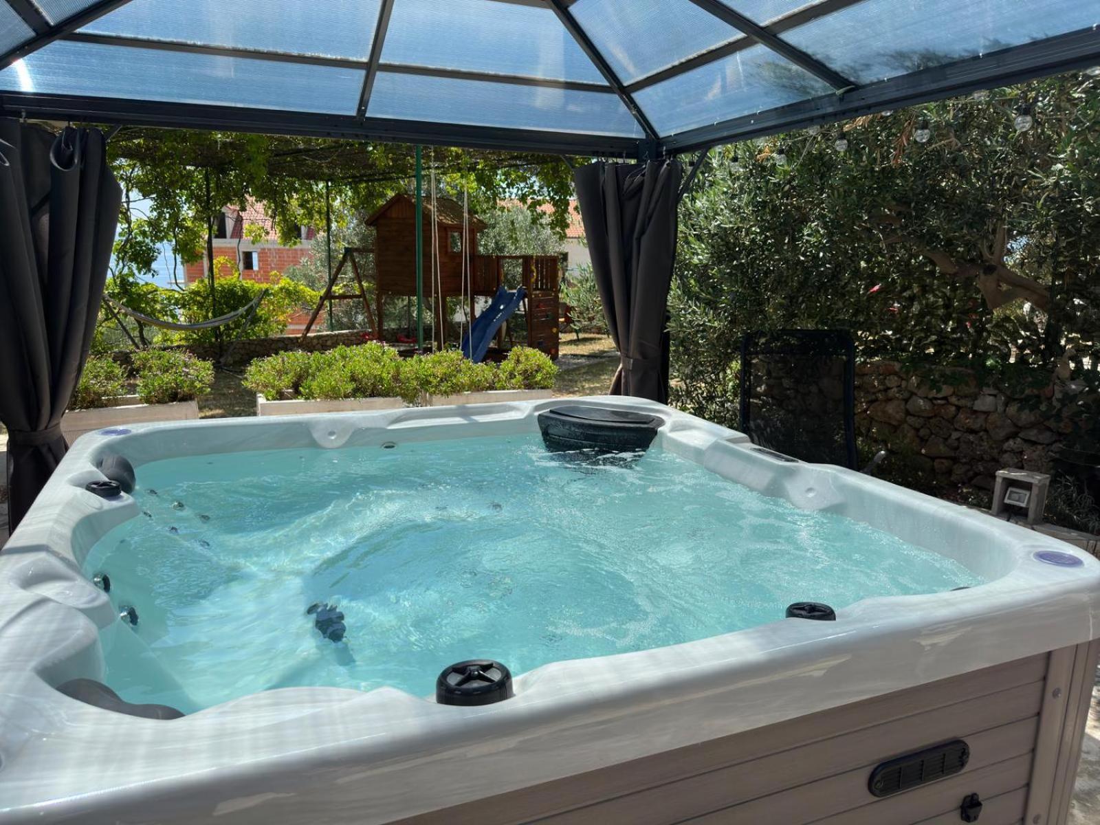 Vacation House Marin With Jacuzzi - Bol, Brac 外观 照片